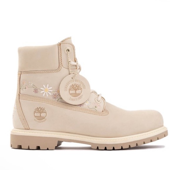 Timberland Shoes - 🌷 Timberland 6” Premium Boots Floral Angora 👢